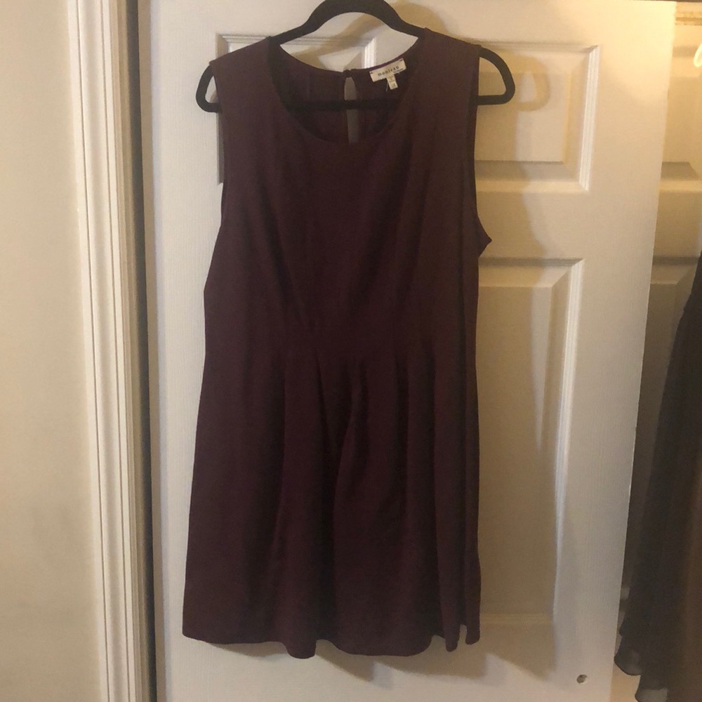 Dress- knee length